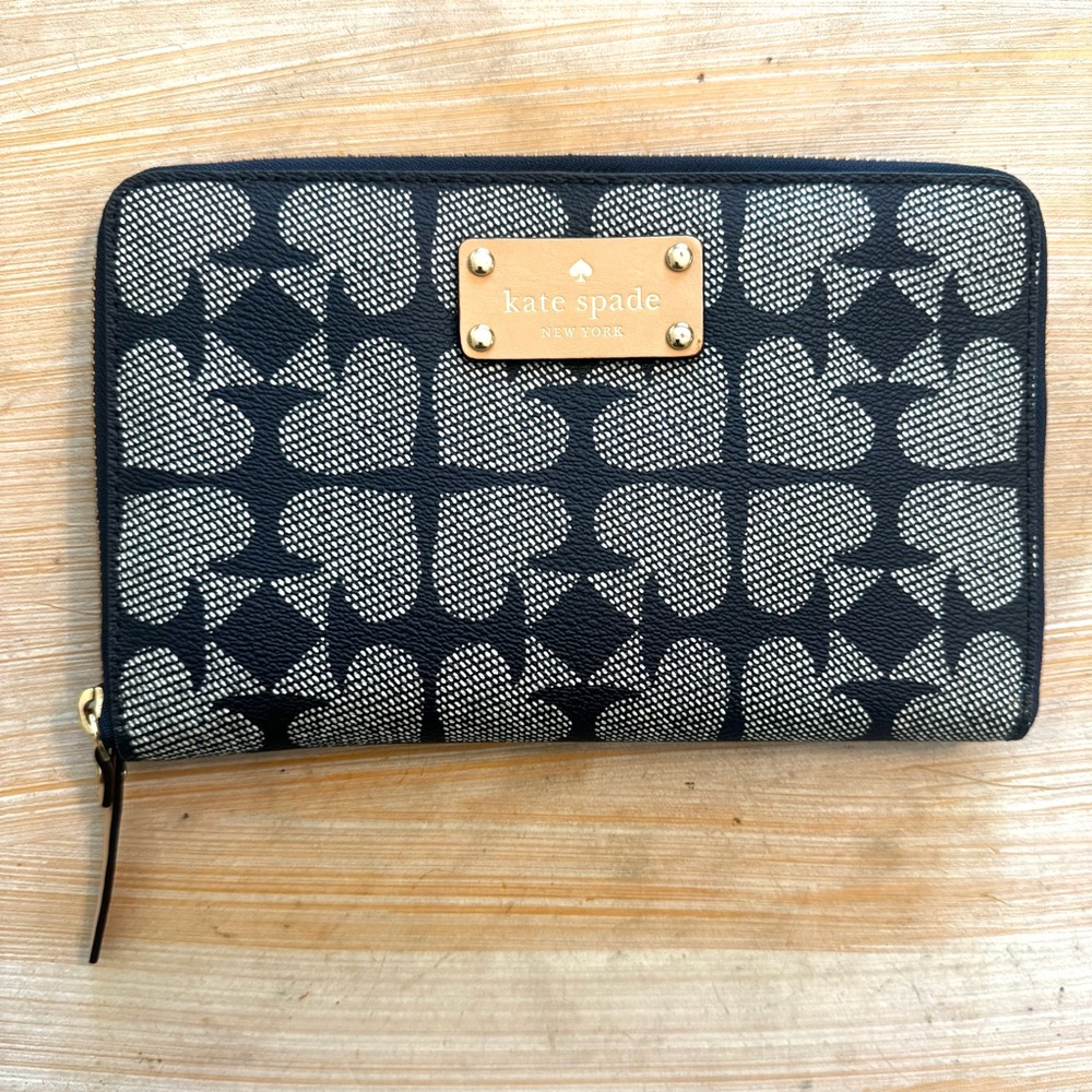 Kate Spade New York Ace of Spades Neda zip-around wallet